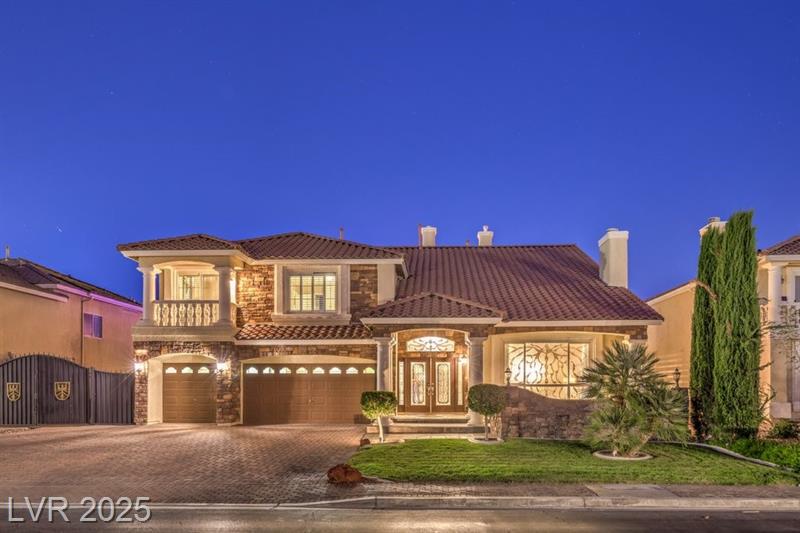 Royal Highlands Guard Gated Entertainer's Dream