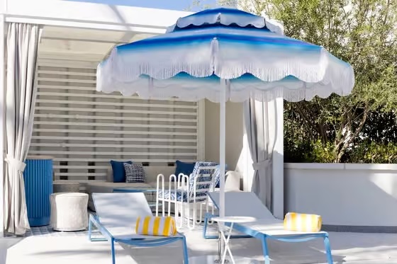 Oasis Pool Fontainebleau 5