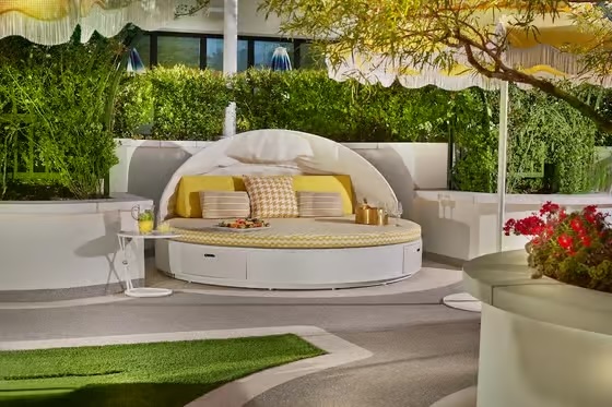 Oasis Pool Fontainebleau 7